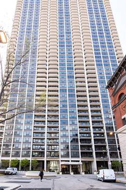 1560 N Sandburg Unit 909, Chicago, IL 60610