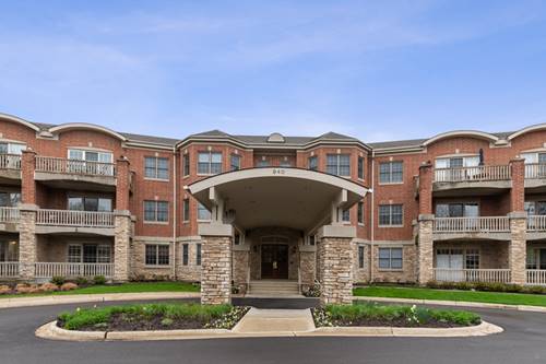 940 Augusta Unit 212, Highland Park, IL 60035