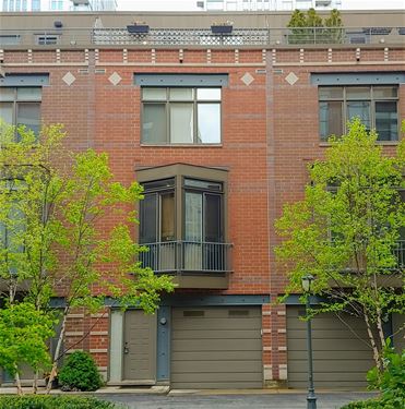 310 N Clinton Unit D, Chicago, IL 60661