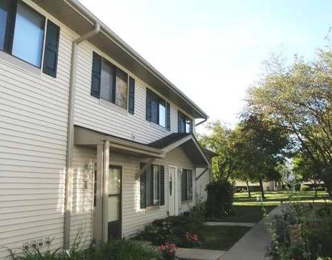 2S730 W Winchester Unit 2, Warrenville, IL 60555