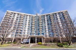 20 N Tower Unit 12C, Oak Brook, IL 60523