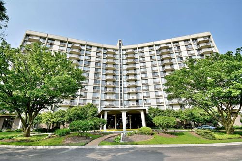 20 N Tower Unit 3D, Oak Brook, IL 60523