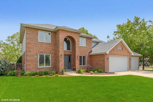 724 E Charles, Arlington Heights, IL 60004