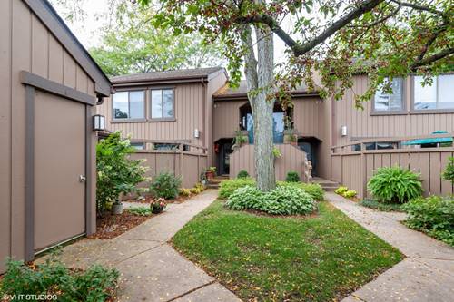 240 Bluff Unit A, Lake Barrington, IL 60010