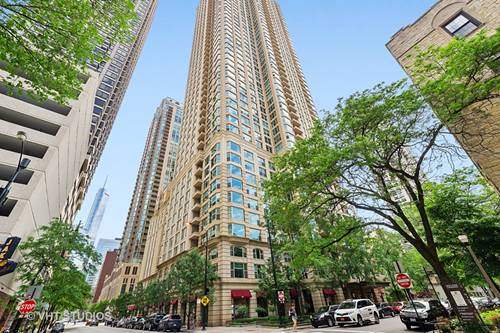 25 E Superior Unit 201, Chicago, IL 60611