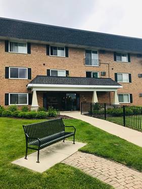 580 Lawrence Unit 316, Roselle, IL 60172