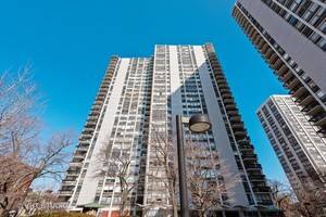 1460 N Sandburg Unit 2303A, Chicago, IL 60610