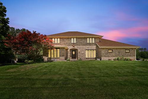 13530 Arctic, Lemont, IL 60439