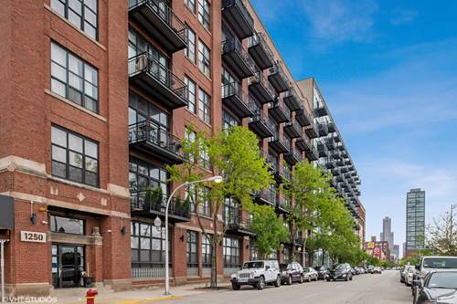 1250 W Van Buren Unit 602, Chicago, IL 60607