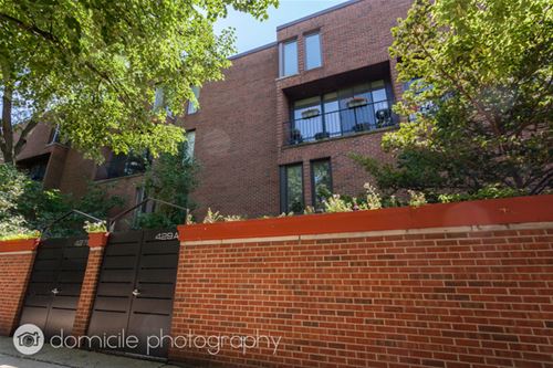 429 W Grant Unit A, Chicago, IL 60614