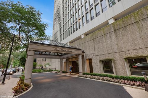 1 E Scott Unit 1407, Chicago, IL 60610