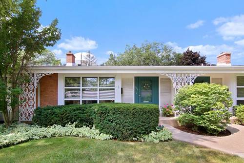 606 Carriage Hill, Glenview, IL 60025