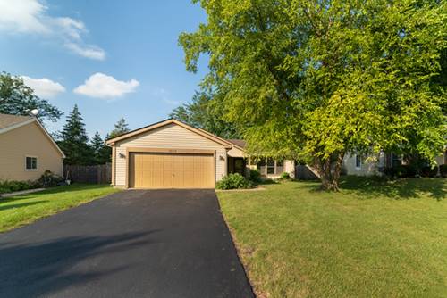 1353 Fountain Green, Crystal Lake, IL 60014