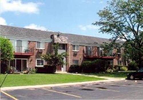 10369 Dearlove Unit 1C, Glenview, IL 60025