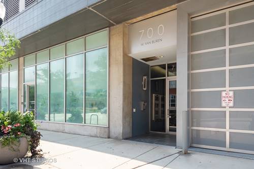 700 W Van Buren Unit 703, Chicago, IL 60607