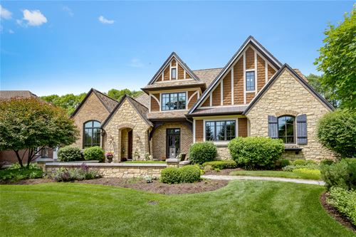 4403 Royal Fox, St. Charles, IL 60174