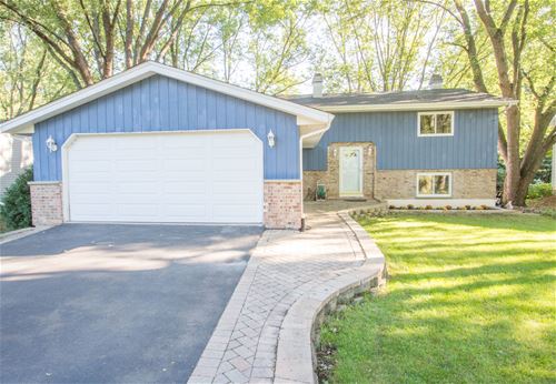 1080 Killarney Pass, Mundelein, IL 60060