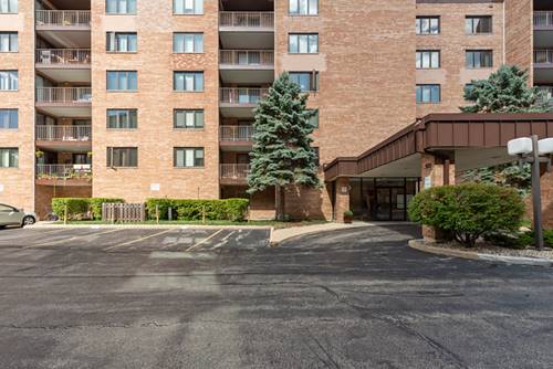 901 Center Unit 207, Des Plaines, IL 60016