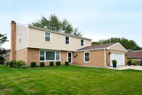 1825 E Suffield, Arlington Heights, IL 60004