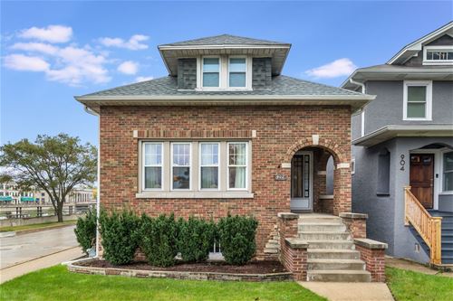 902 S Kenilworth, Oak Park, IL 60304