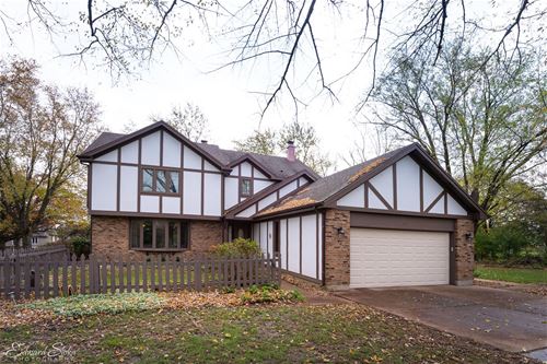 6105 Hidden Oak, Crystal Lake, IL 60012