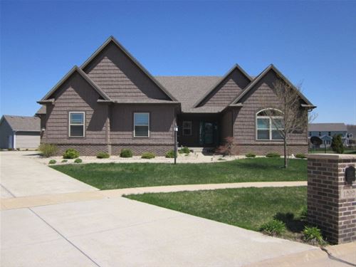 1202 E Reserve, Mahomet, IL 61853