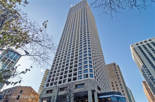 1030 N State Unit 28G, Chicago, IL 60610