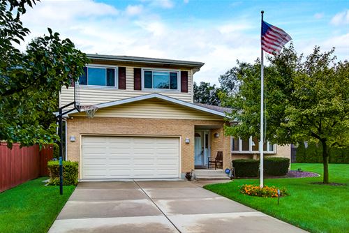 945 Lancaster, Downers Grove, IL 60516