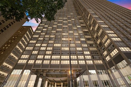 655 W Irving Park Unit 2502, Chicago, IL 60613