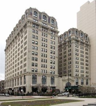 2300 N Lincoln Park West Unit 1012, Chicago, IL 60614
