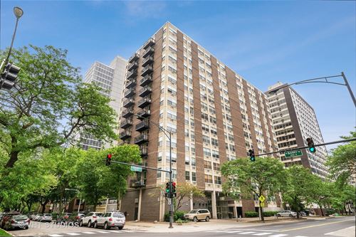 3033 N Sheridan Unit 810, Chicago, IL 60657