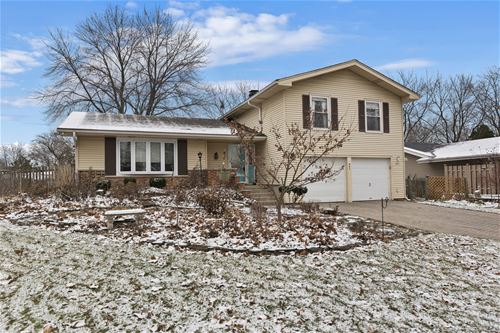 2S447 Barclay, Glen Ellyn, IL 60137