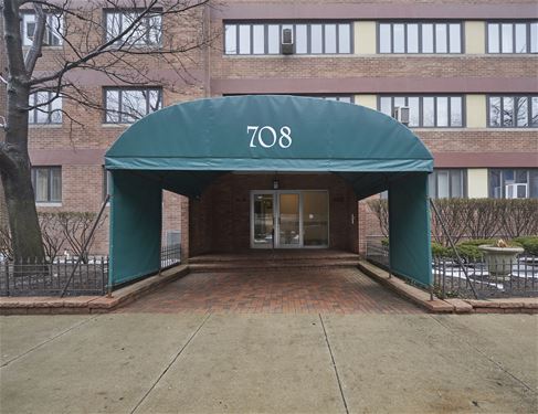 708 W Bittersweet Unit 312, Chicago, IL 60613