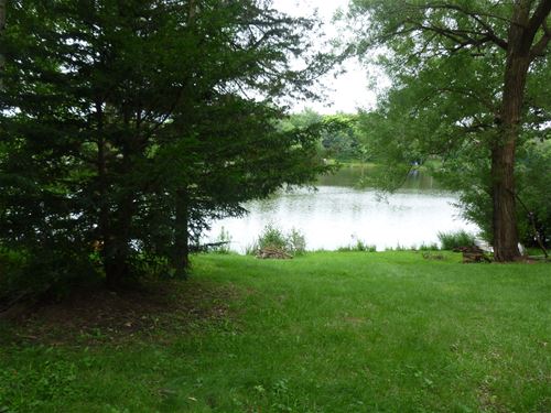 117 Hilltop, Lake In The Hills, IL 60156