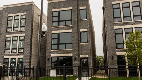 2541 W Congress Unit 1W, Chicago, IL 60612