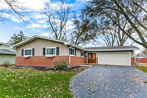 621 Columbine, Lisle, IL 60532