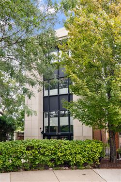 2521 N Bosworth, Chicago, IL 60614