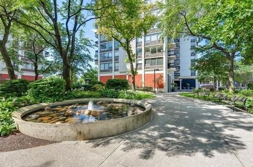 1460 N Sandburg Unit 1805A, Chicago, IL 60610