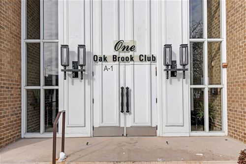 1 Oak Brook Club Unit A312, Oak Brook, IL 60523