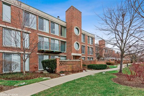 1030 Arbor Unit 203, Northfield, IL 60093