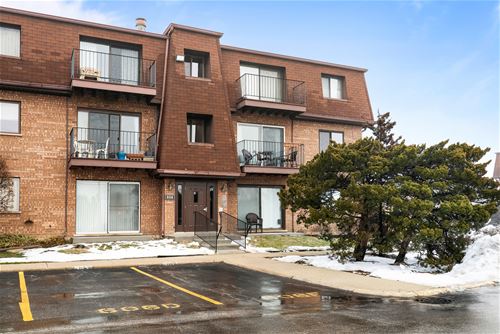 606 Cobblestone Unit D, Glenview, IL 60025