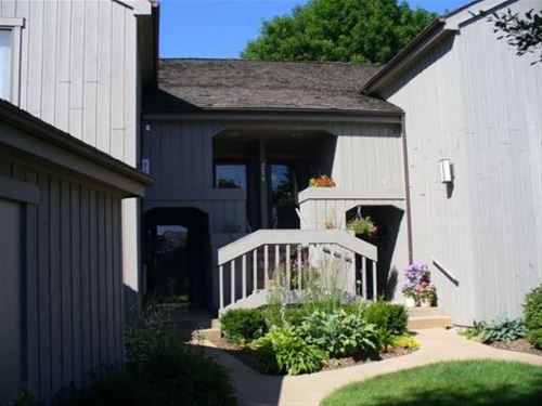 208-B Hickory Unit C450SFC, Lake Barrington, IL 60010