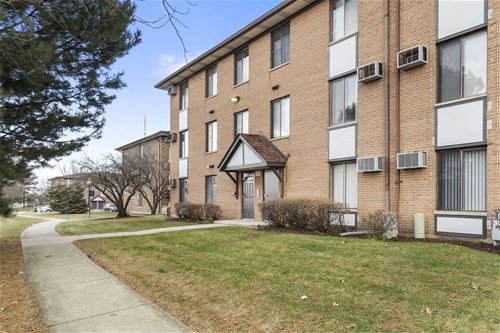 133 Gregory Unit 11, Aurora, IL 60504