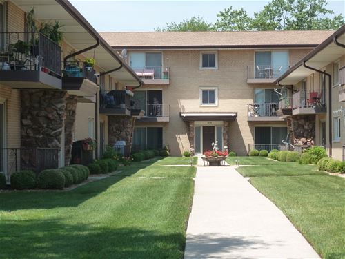 6148 S Kensington Unit 204, Countryside, IL 60525