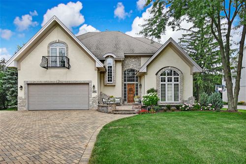 26 Ridgefield, Burr Ridge, IL 60527