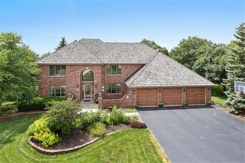 13130 Fox Hill, Lemont, IL 60439