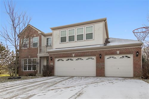 310 English Oak, Streamwood, IL 60107