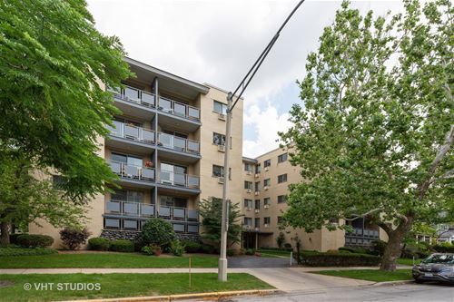 1040 Erie Unit 402, Oak Park, IL 60302