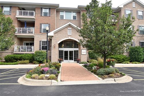 2676 Stone Unit 105, Geneva, IL 60134