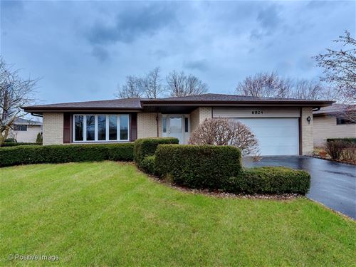 6824 Ticonderoga, Downers Grove, IL 60516